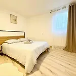Spacieux 3 A Apartment