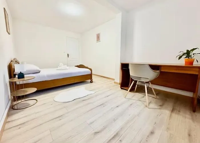 Appartement Spacieux 3 A *